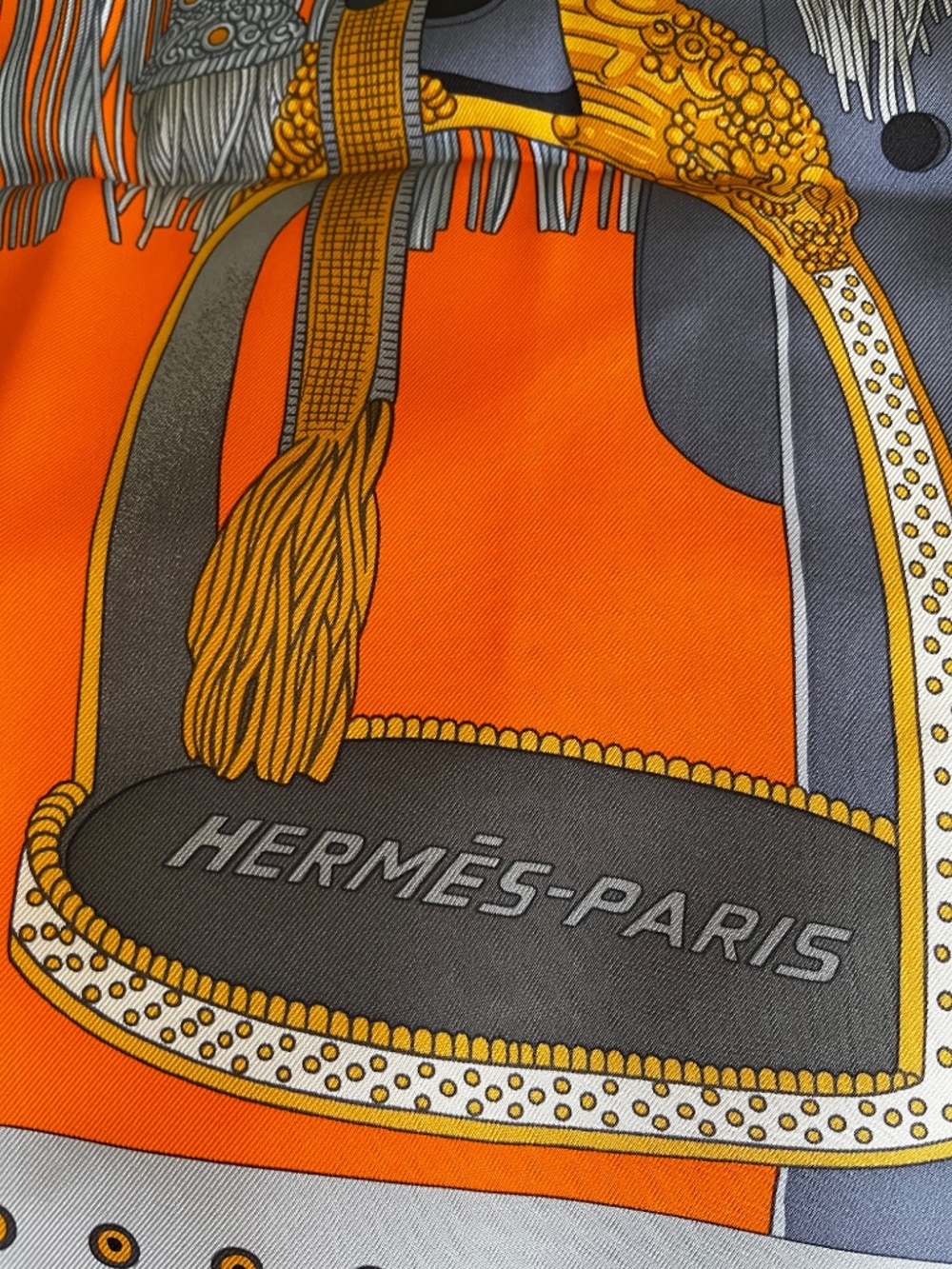 SALE ~~ EXCELLENT Hermes Selle de Dignitaire 100% Silk Scarf CW13 Grey/Orange - Picture 6 of 15
